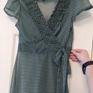 2/$12 🌟 Sheer wrap blouse, green printed, size L